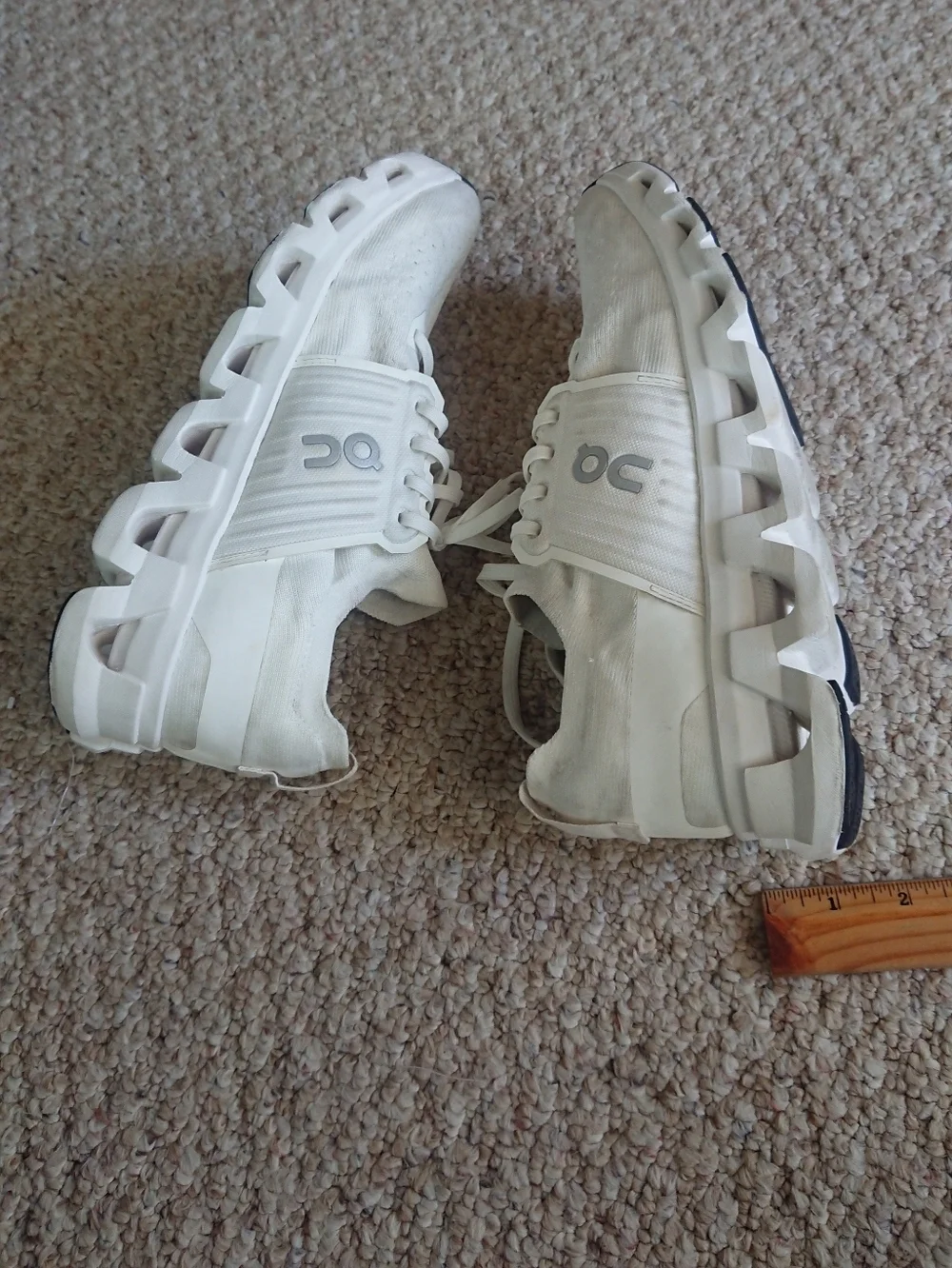 On Cloudswift All-White Running 4 running Sneakers size M10.5